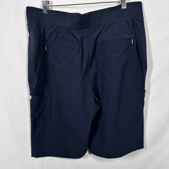 Chico’s Zenergy bermuda pull on stretch utility shorts zipper pockets size 12 - Picture 6 of 10